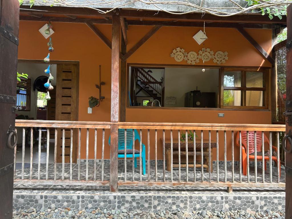 Budova, kde se penzion – hostinec nachází