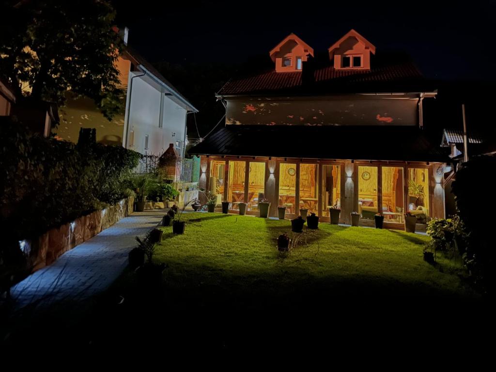 Zahrada ubytování Vila Veljković - Sobe & apartmani " Ljupče "