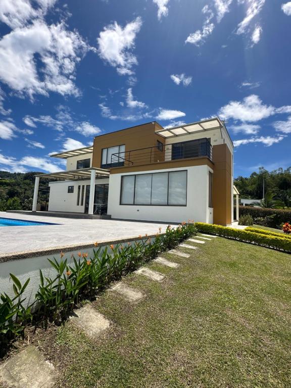 Bazén v ubytování Finca San Diego nebo v jeho okolí