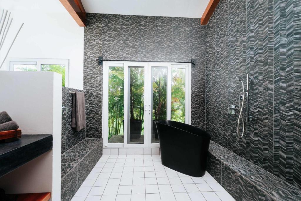 Posezení v ubytování Horizonte Luxe Villa 3BR Infinity & Indoor Pool