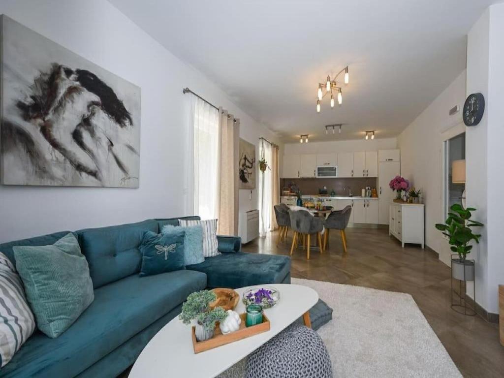 Гостиная зона в Villa Anita - Five Bedroom Villa with Swimming pool