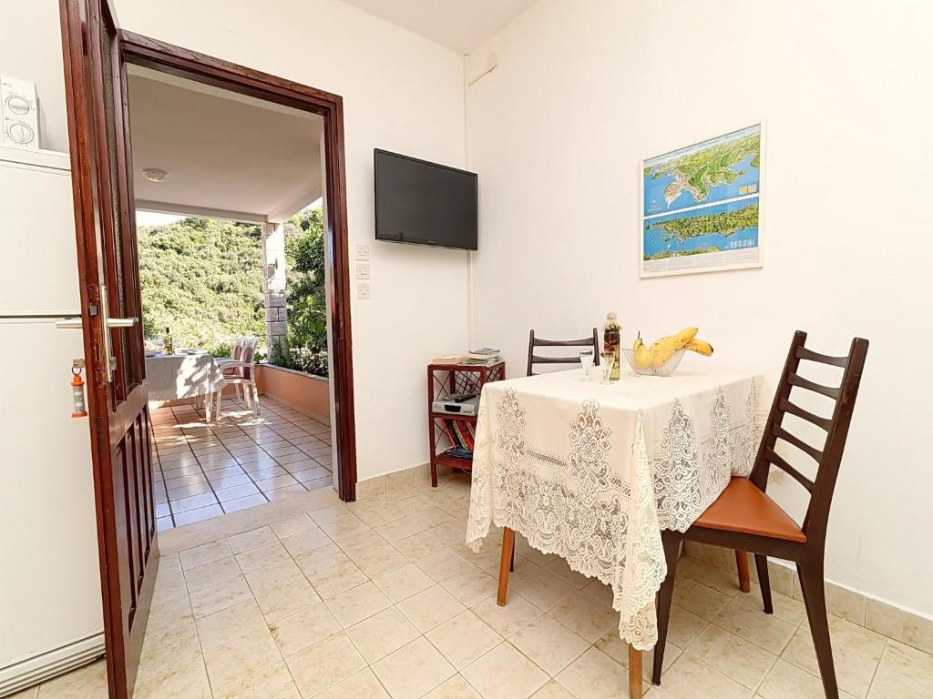 Apartments Villa Cebalo Kor ula - Two Bedroom Apartment with Terrace and Sea View LANA