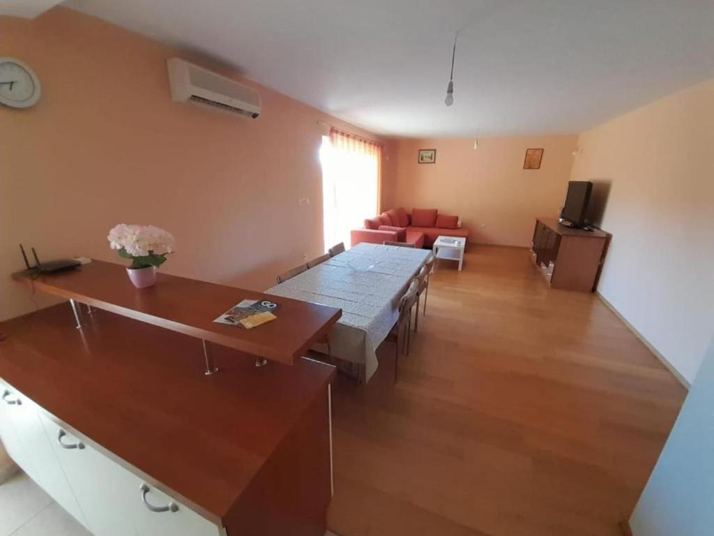 Four Bedroom Villa Anita with Terrace
