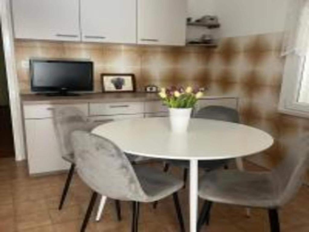 Apartments Bleu - One Bedroom Apartment with Balcony and See View 3