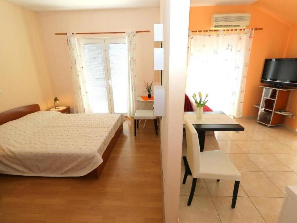 Apartments Trogrli - Comfort One-Bedroom Apartment with Balcony and Sea View
