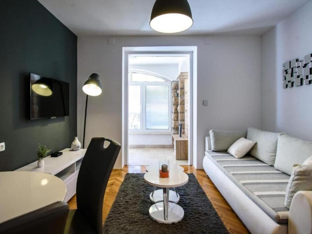 Apartments Luce & Toma - One bedroom Apartment Luce
