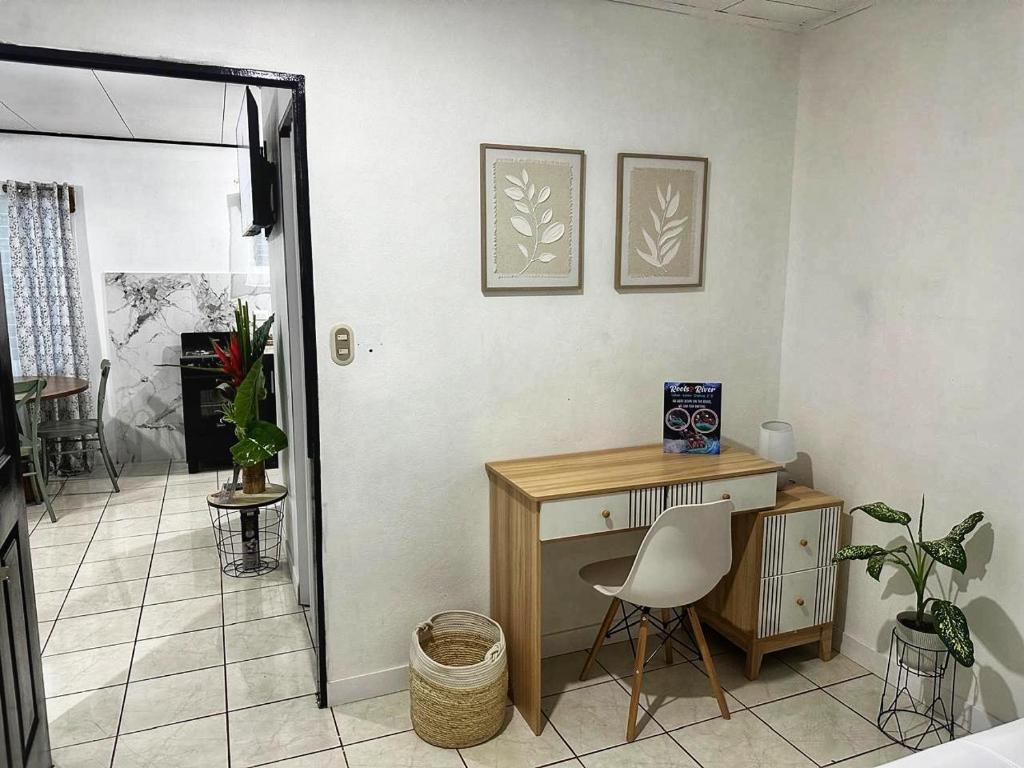 TV a/nebo společenská místnost v ubytování Casa Emma Quepos