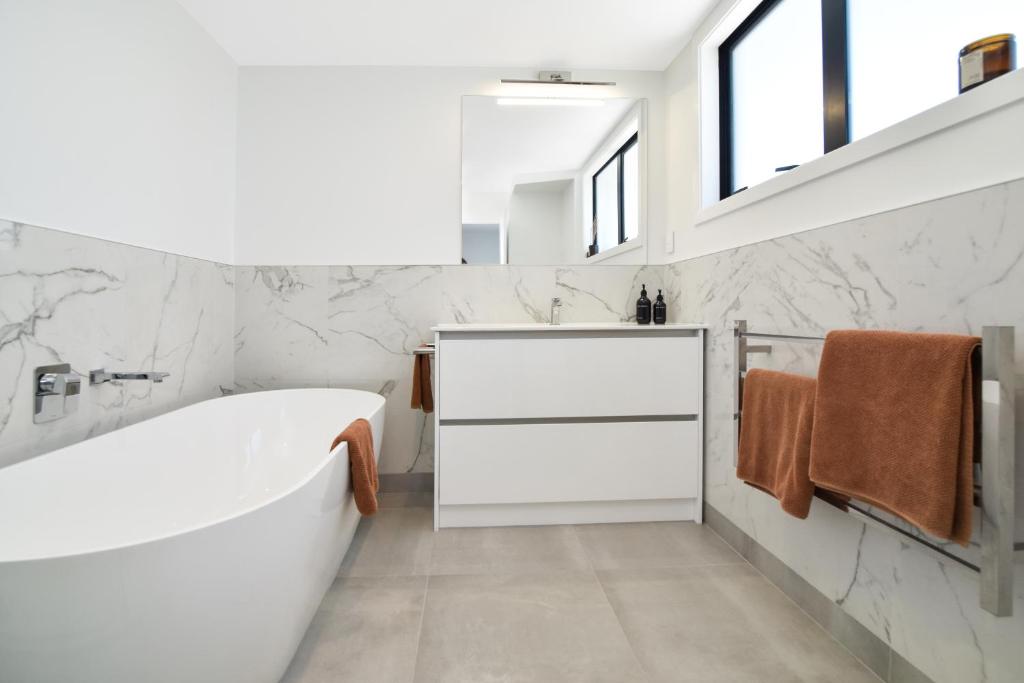 Belle Mer Beachfront Apartments - Self Serviced - Resim 16