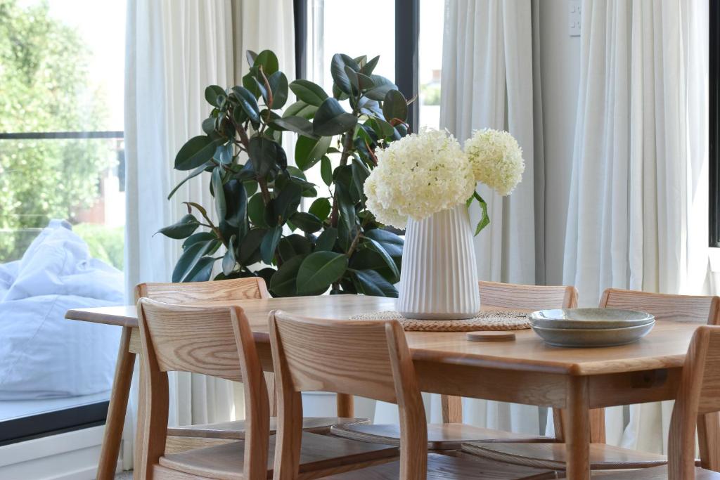 Belle Mer Beachfront Apartments - Self Serviced - Resim 13