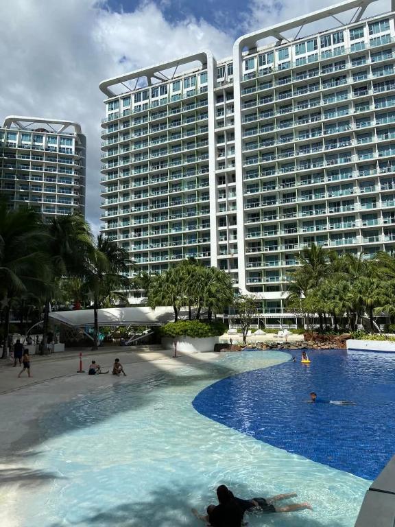 Bazén v ubytování Azure Miami Tower - Mirage Cabin nebo v jeho okolí