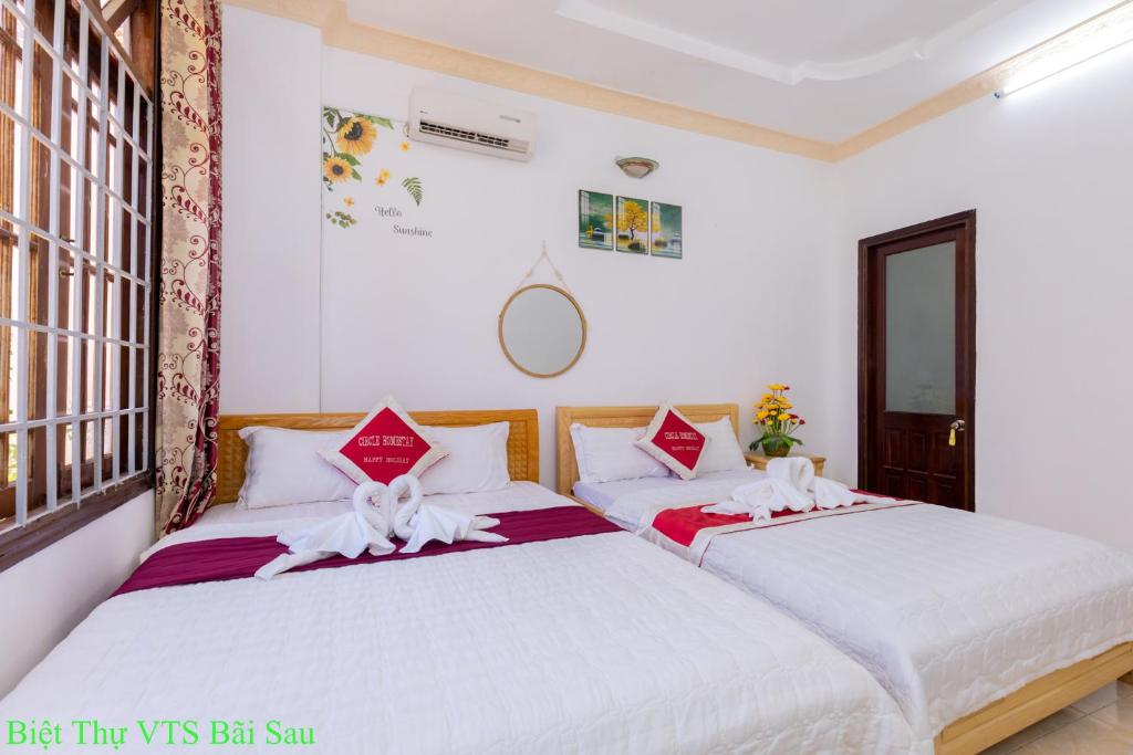 Postel nebo postele na pokoji v ubytování Biệt thự Hồ Full TIỆN ÍCH VT Xanh