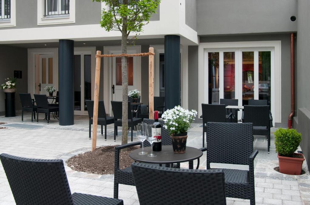 Patio nebo venkovní prostory v ubytování Hotel im Hof