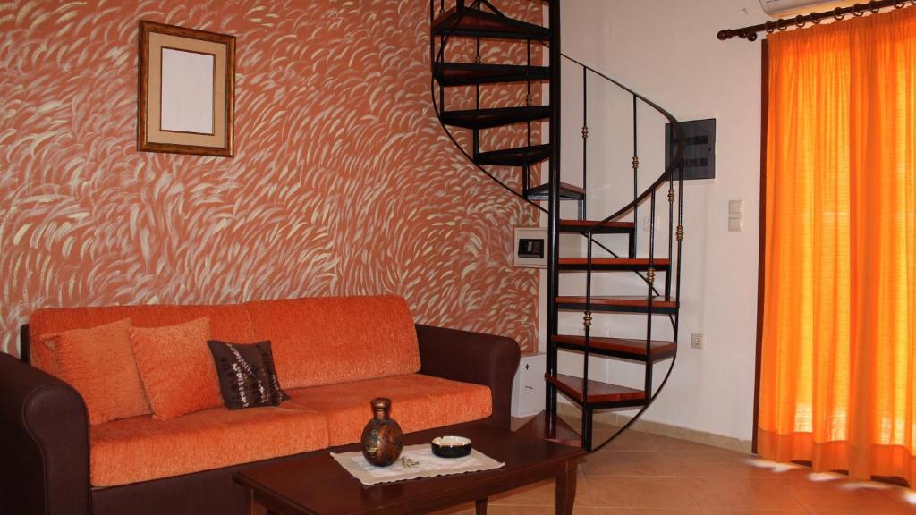 A seating area at Elia Meronas