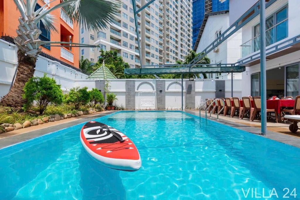 Bazén v ubytování Villages Bãi Sau Vũng Tàu OCEAN 24 Gần Biển nebo v jeho okolí
