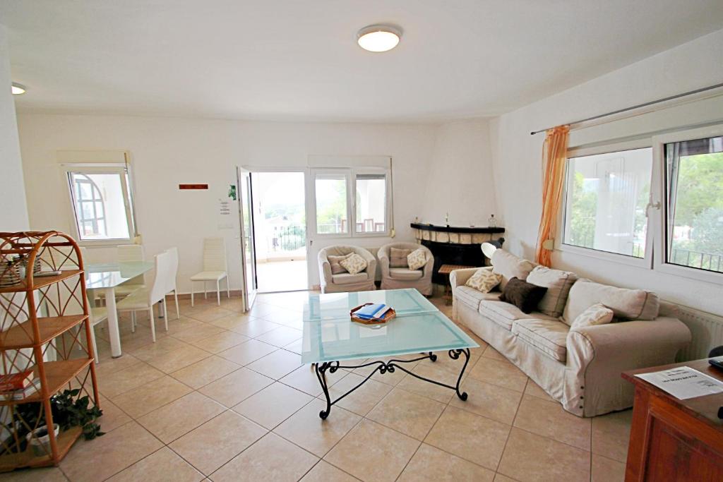 Posedenie v ubytovaní Dos Chicas - sea view villa with private pool in Moraira