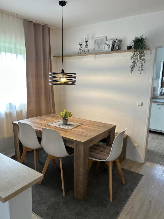 Ferienwohnung am Wendelstein - Apartment Mit 1 Schlafzimmer, Balkon Und Bergblick