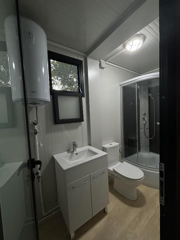 Koupelna v ubytování Frutak Resort-TINY HOMES