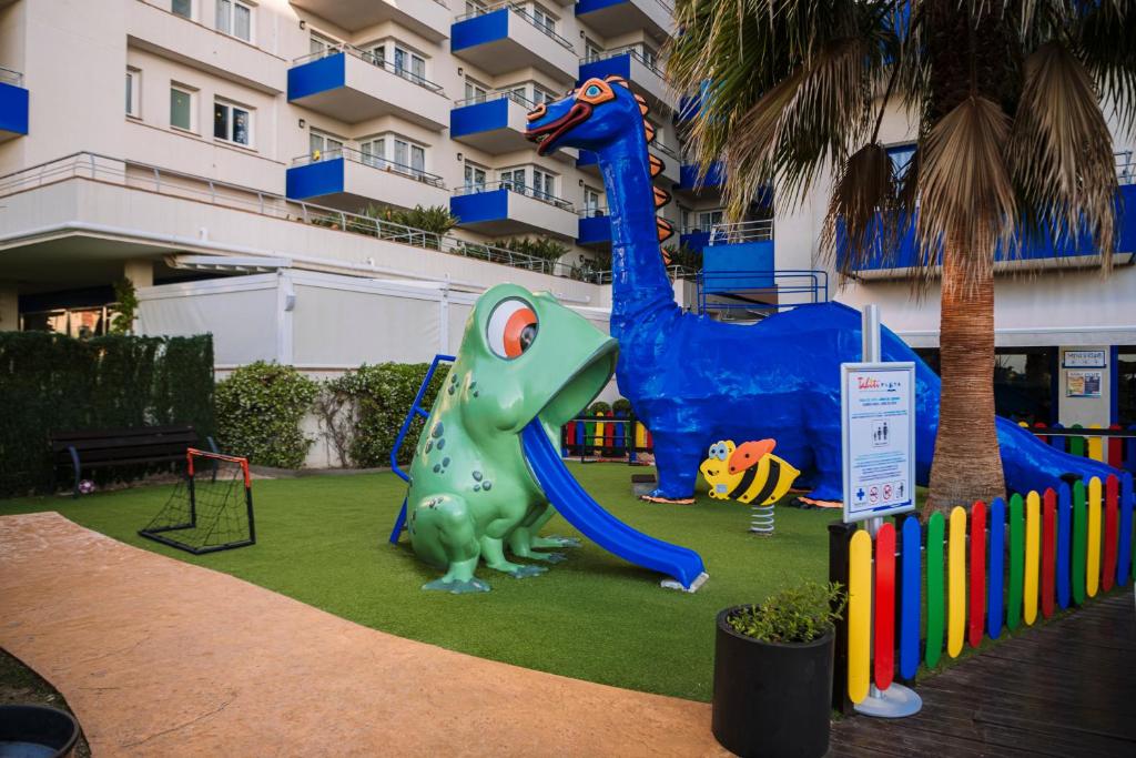 Herní místnost nebo prostor pro děti v ubytování Hotel Tahití Playa