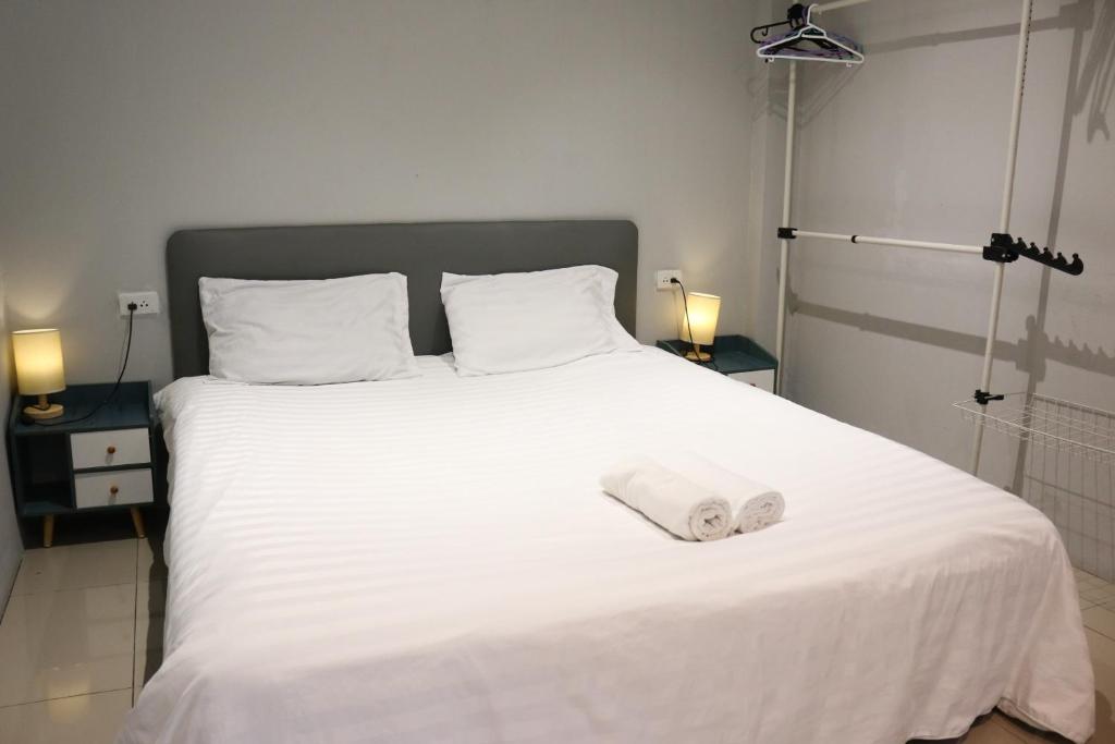 
Apartment with Shower
