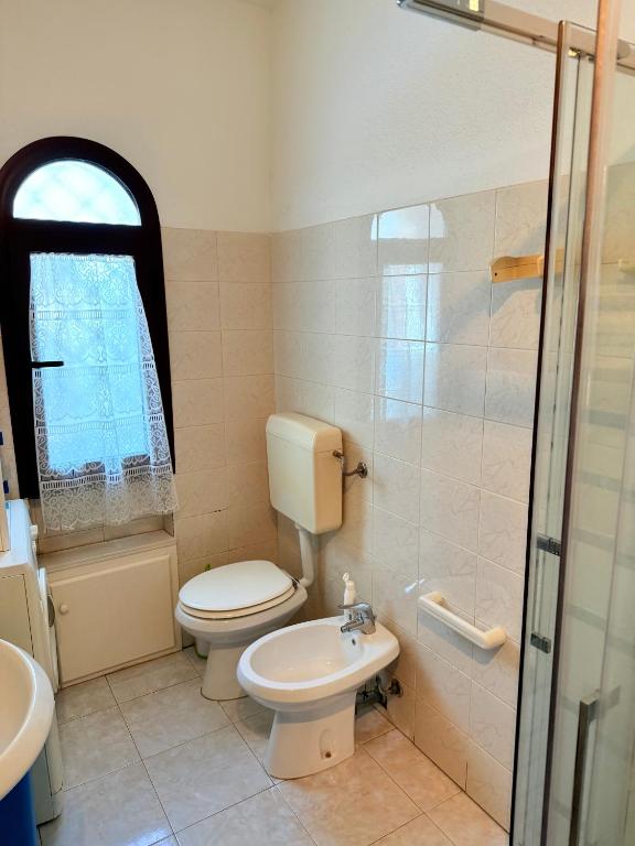 A bathroom at Appartamenti San Teodoro
