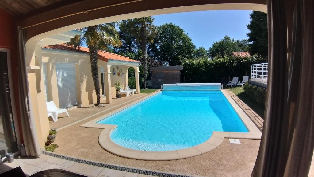 A La Topaze #Gîte calme #3 pers #Piscine privée #Cholet #Wifi haut débit #Préau #Cholet #Parc japonais #Puy du F ou - Villa Avec Piscine Privée