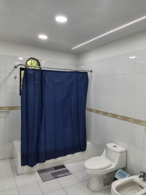 Koupelna v ubytování las flores hostal
