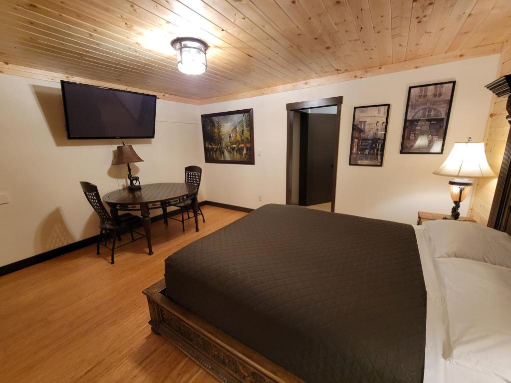 Postel nebo postele na pokoji v ubytování Crescent motel