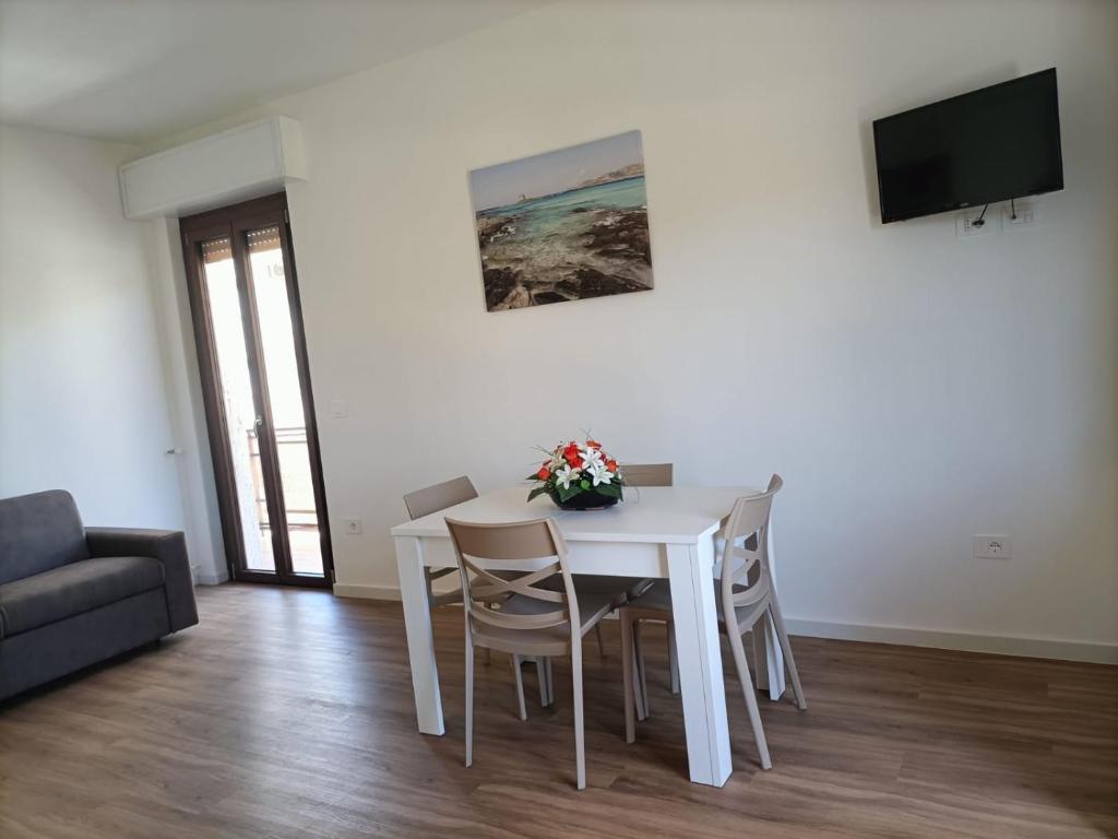 A television and/or entertainment centre at Passi Alterni Apartments