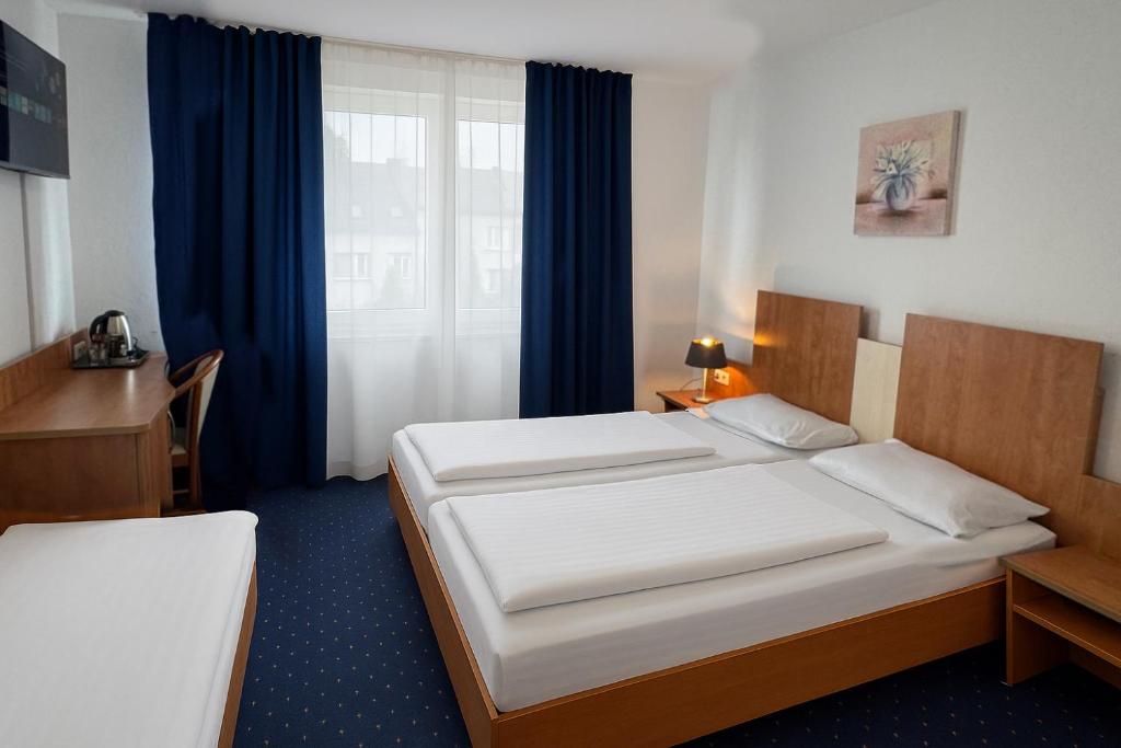 Centro Hotel Oberhausen - Triple Room