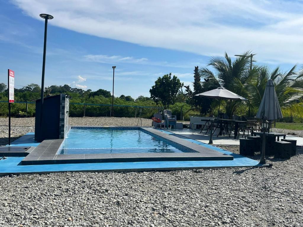 Kolam renang di atau dekat dengan Homestay Armandz 5 bedrooms with private pool