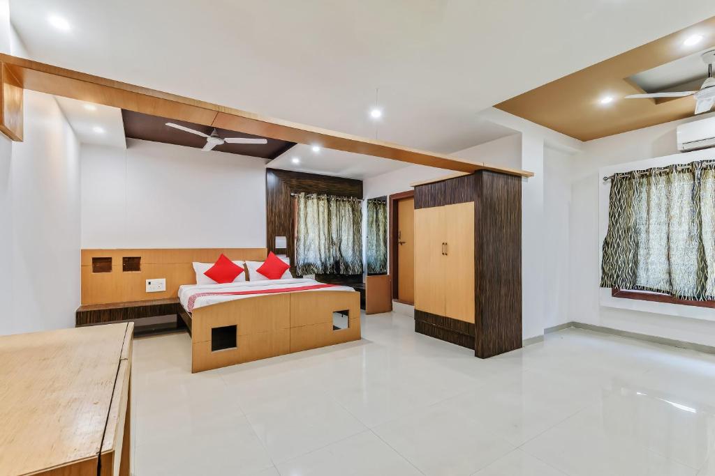 Kuchyň nebo kuchyňský kout v ubytování Hotel O Sachin Residency
