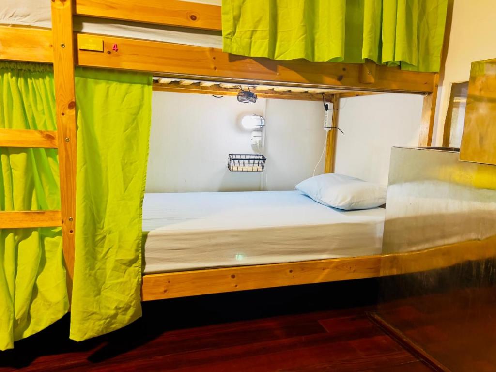 White House Lisbon Hostel photo