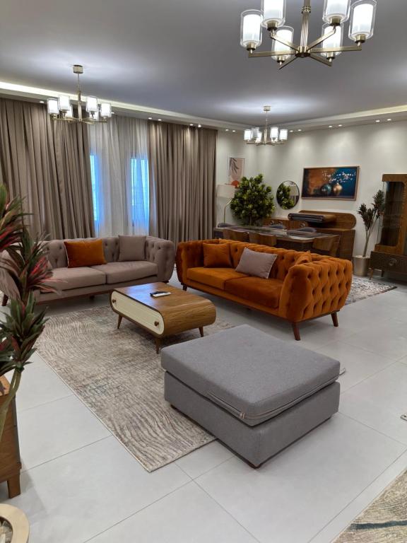 Posezení v ubytování luxury apartment - شقه فاخره