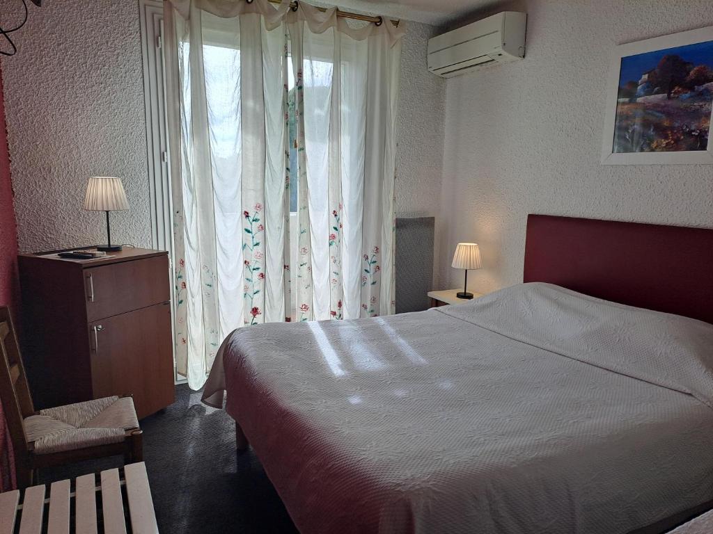 Olivier Hôtel - Habitación Doble Con Balcón