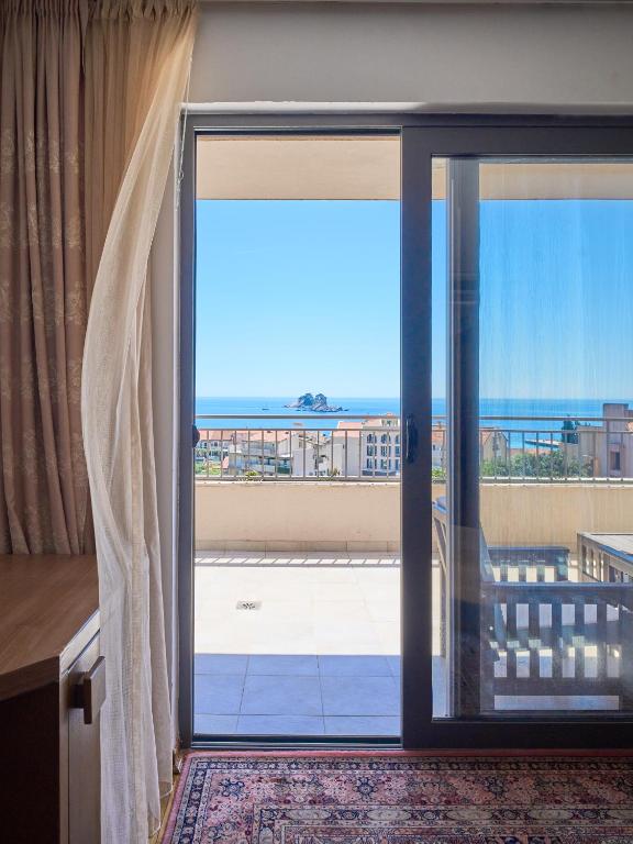 Nespecifikovaný výhled na moře nebo výhled na moře při pohledu z hotelu