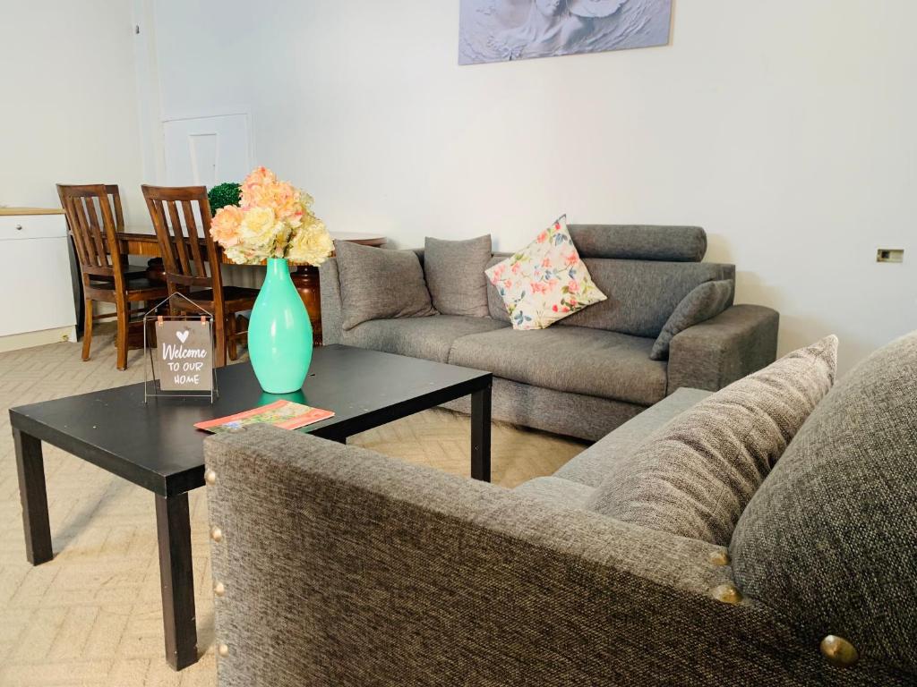 Posezení v ubytování Comfort and Central Stay