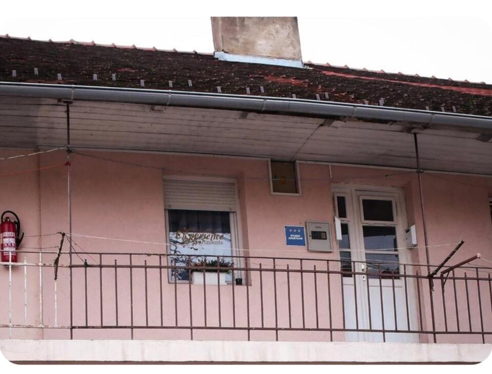 Budova, v ktorej sa apartmán nachádza
