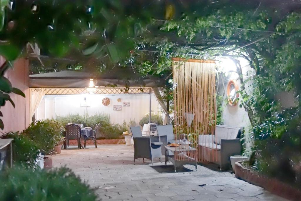 A garden outside Depandance in Villa Gisella