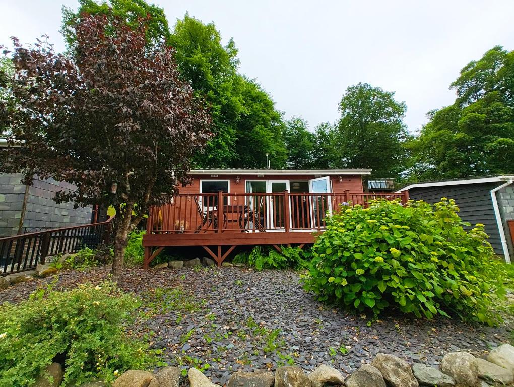 Κήπος έξω από το Crofters Cabin