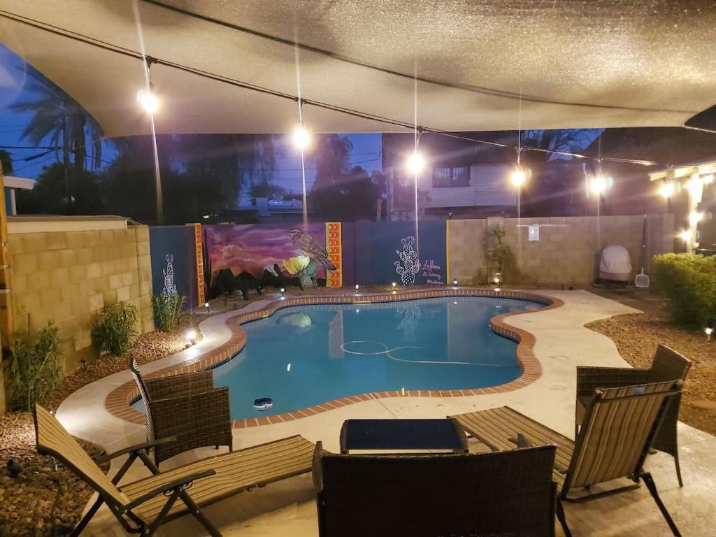 Piscina di Phoenix Home Pool & String Lights o nelle vicinanze