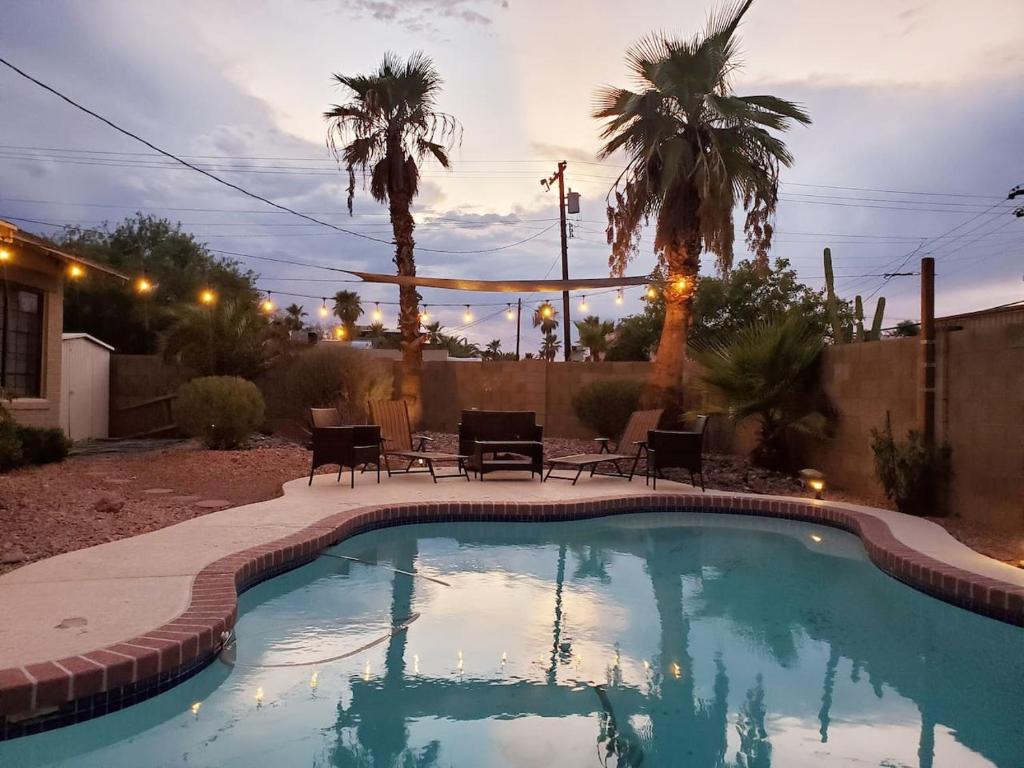 Piscina di Phoenix Home Pool & String Lights o nelle vicinanze