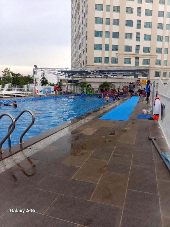 Bazén v ubytování HOTEL MOTeL ĐỒNG KHỞI nebo v jeho okolí