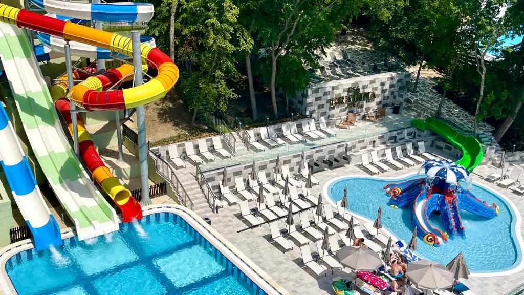 Bazén v ubytování BSA Gradina Hotel & Aquapark - All Inclusive nebo v jeho okolí