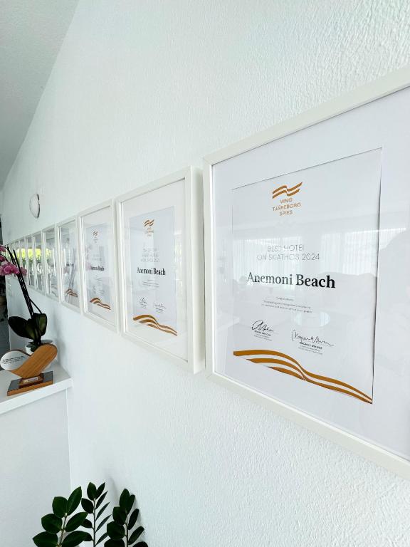 Certifikát, hodnocení, plakát nebo jiný dokument vystavený v ubytování Anemoni Beach Hotel