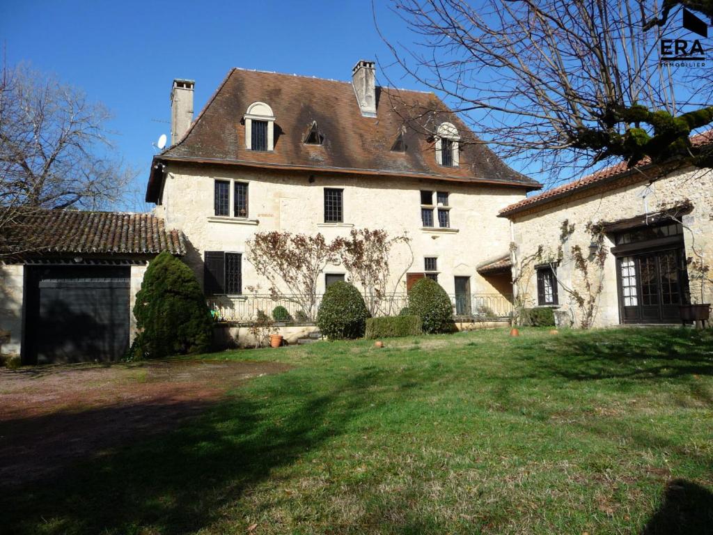 Κήπος έξω από το Gîte de charme aux portes de Périgueux