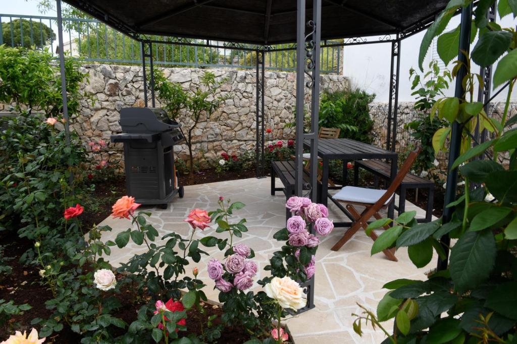 Zahrada ubytování Villa Mirjana