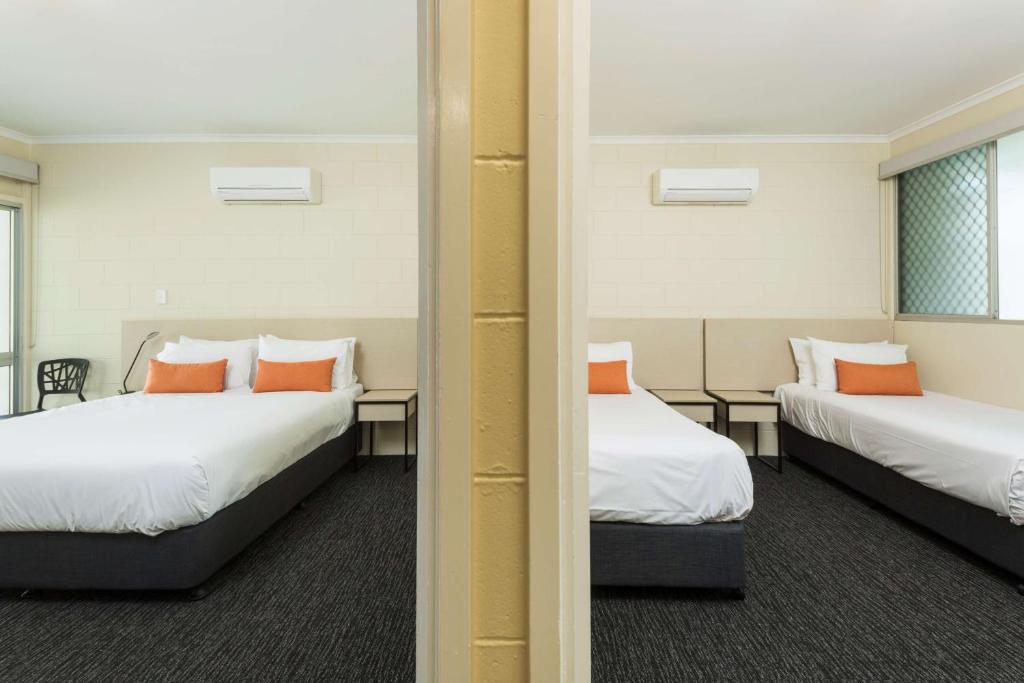 Nightcap at Edge Hill Tavern - Resim 26