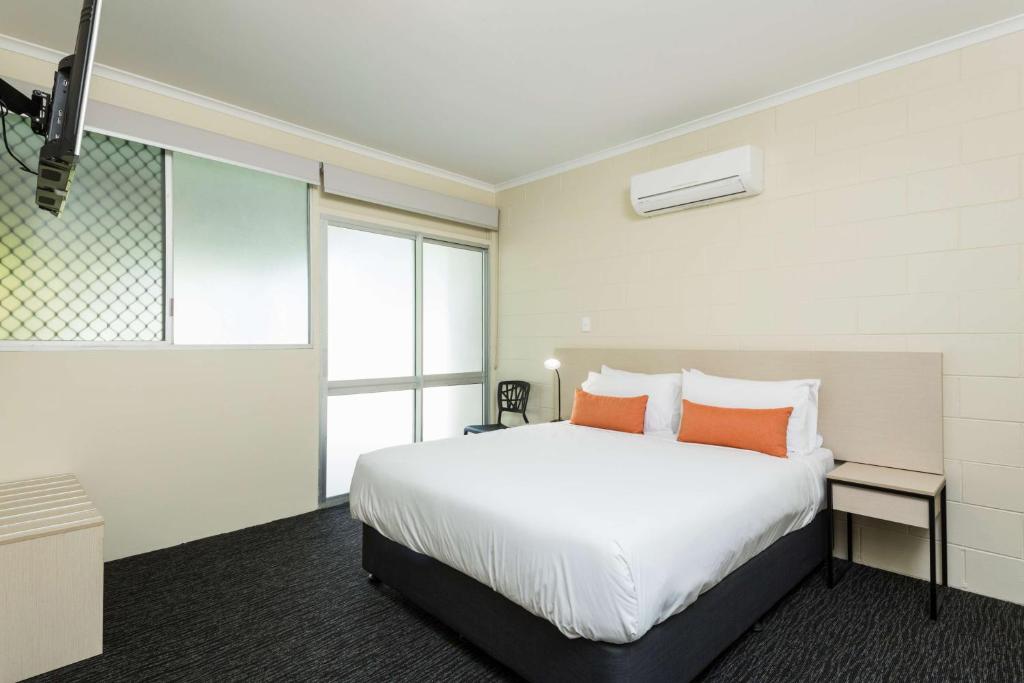 Nightcap at Edge Hill Tavern - Resim 27