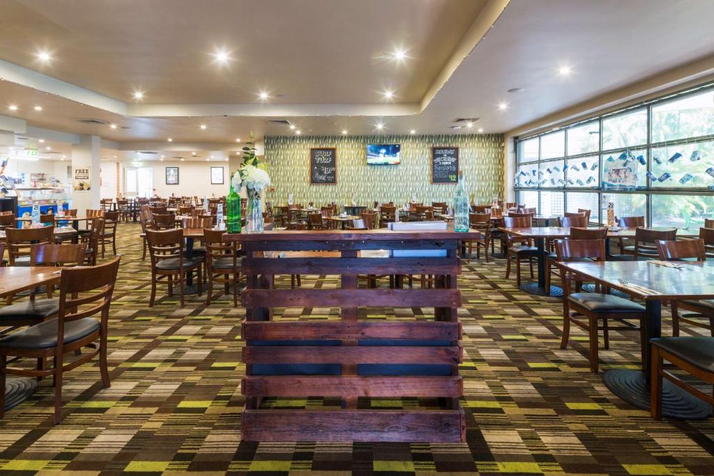 Nightcap at Edge Hill Tavern - Resim 32