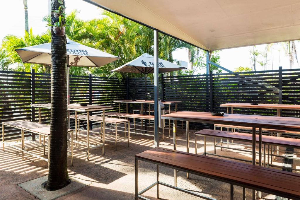 Nightcap at Edge Hill Tavern - Resim 33